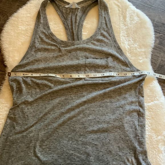 Victoria’s Secret Grey Marl Pocket Tank Top - Picture 3 of 6